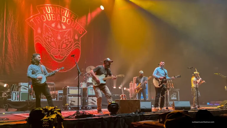 Turnpike Troubadours