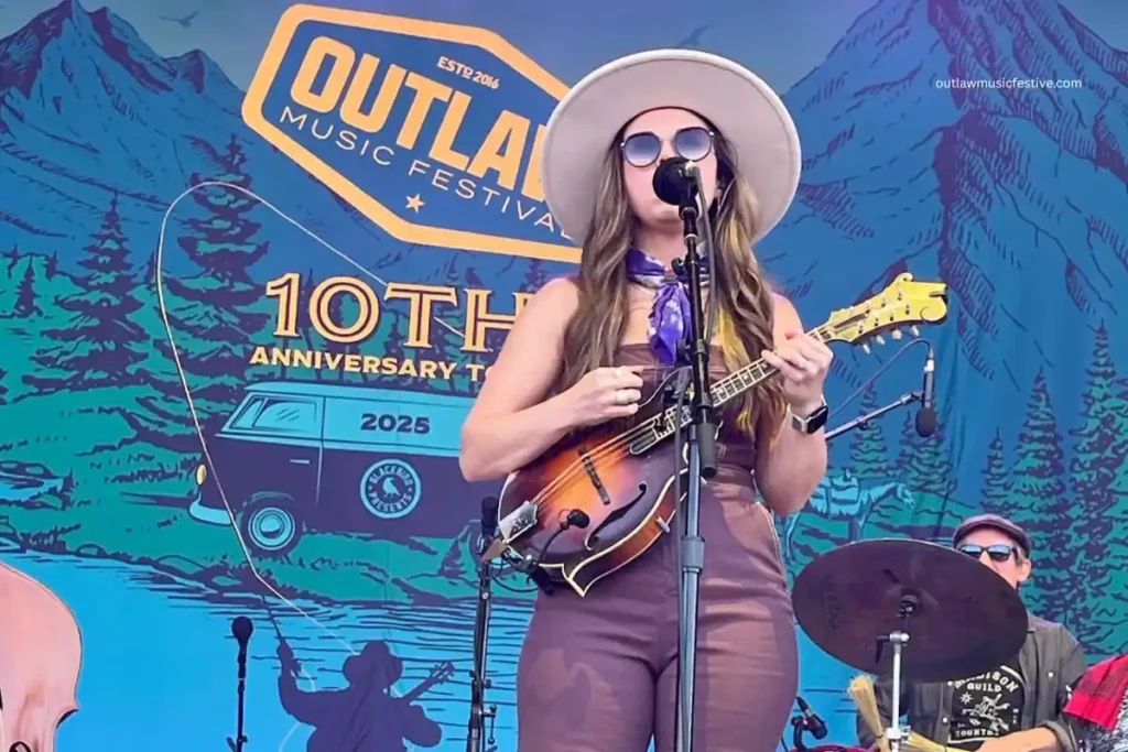 Outlaw Music Festival and Oasis Reunion - A Musical Year 2025 2 Sierra Hull at Chulla Vista