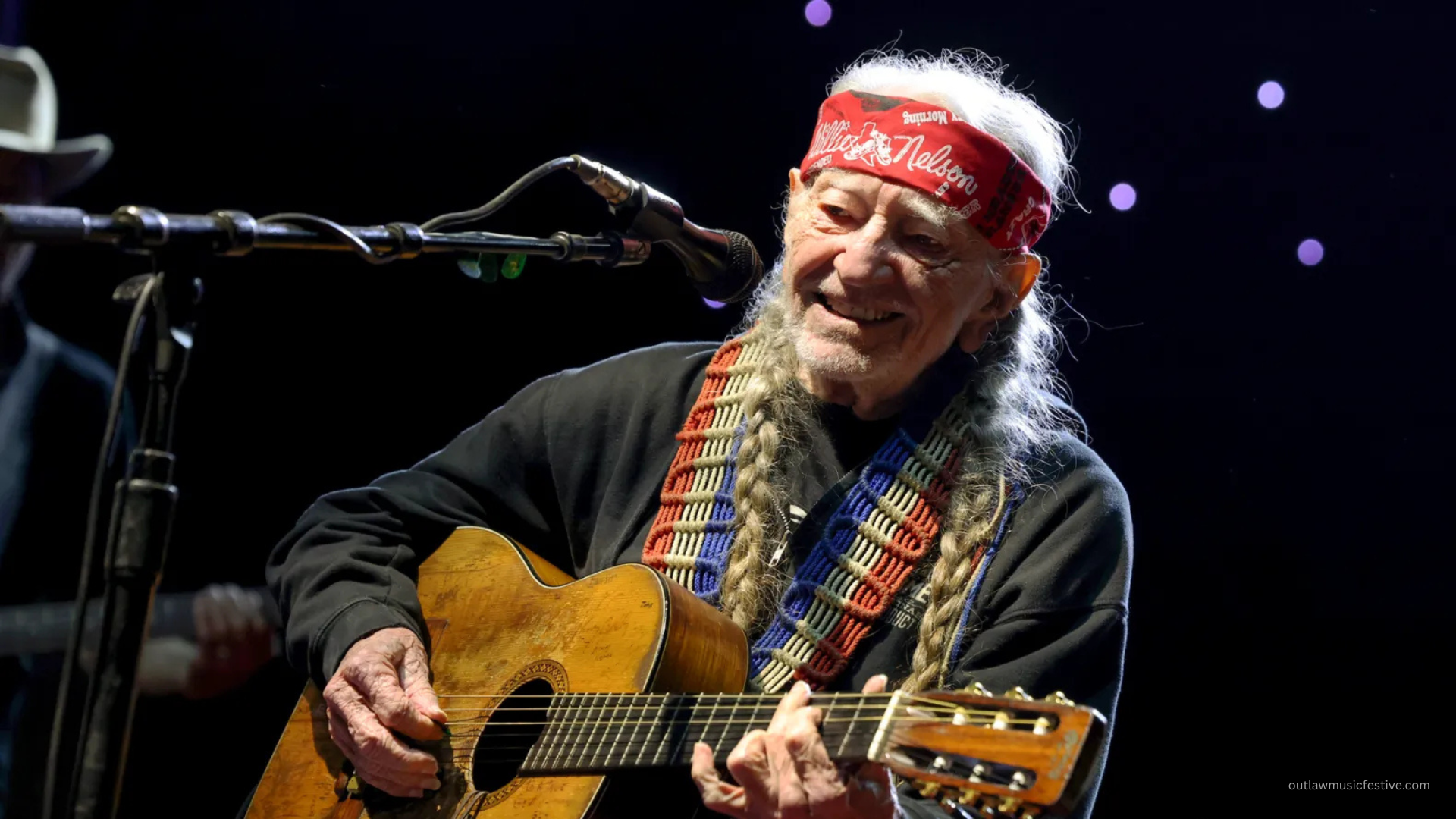 Willie Nelson joins Shooter on long-awaited Waylon doc film 1 Willie Nelson Joins Shooter Doc on Waylon